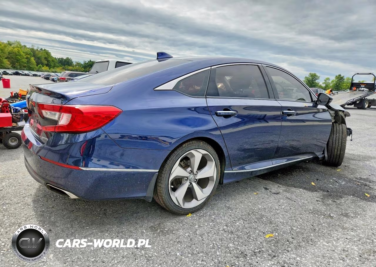 2018 Honda Accord Touring VIN:1HGCV1F96JA011527 - 3
