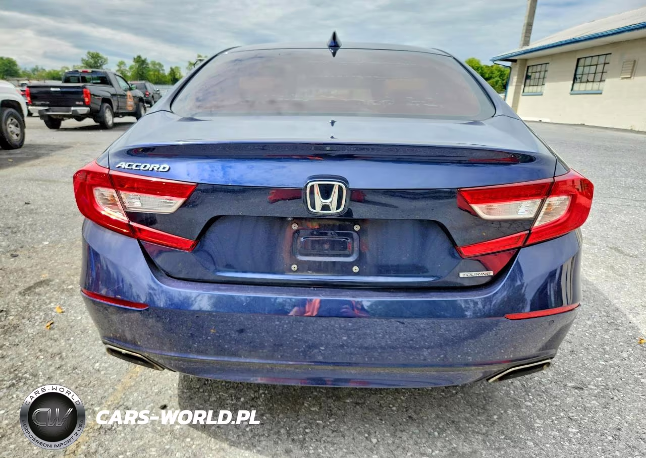 2018 Honda Accord Touring VIN:1HGCV1F96JA011527 - 6