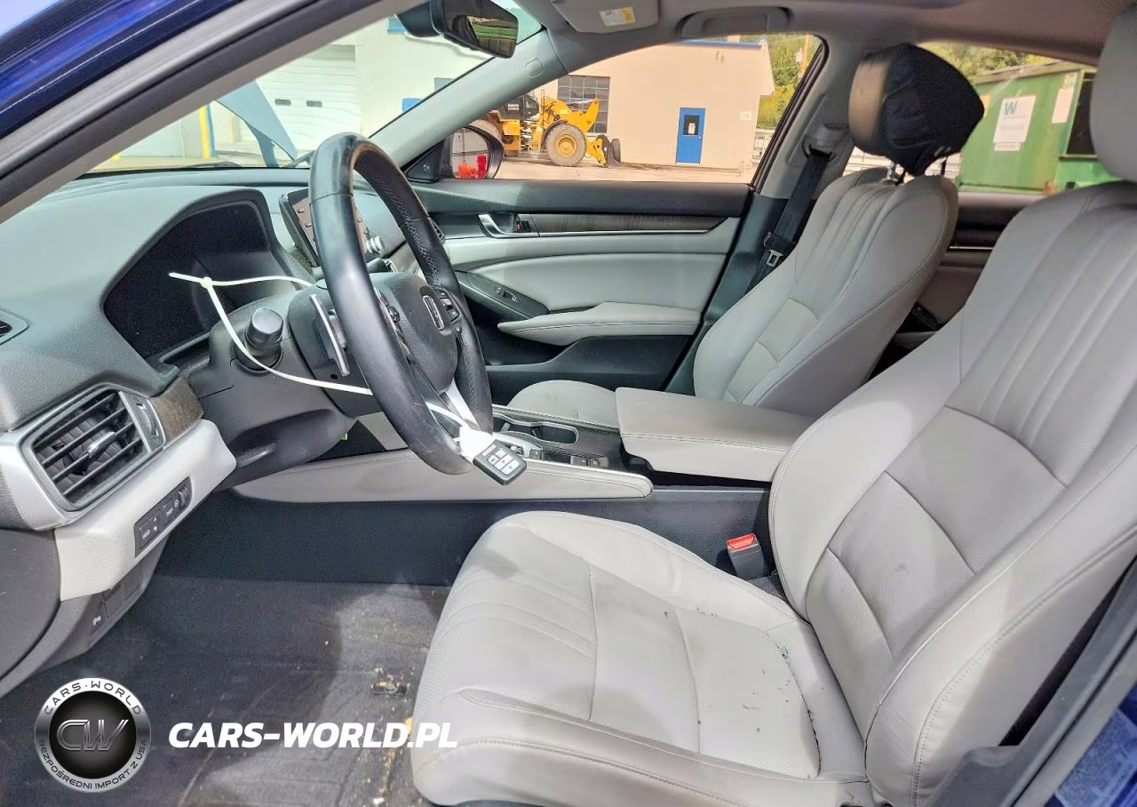 2018 Honda Accord Touring VIN:1HGCV1F96JA011527 - 7