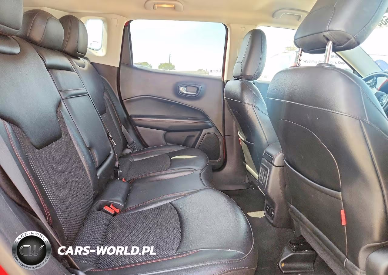 2019 Jeep Compass Trailhawk VIN:3C4NJDDB8KT744070 - 11