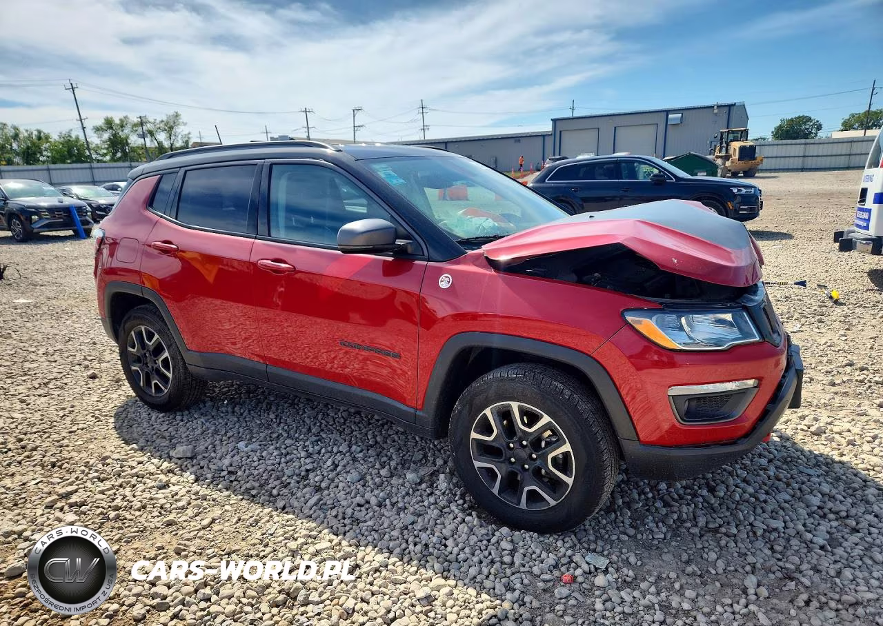 2019 Jeep Compass Trailhawk VIN:3C4NJDDB8KT744070 - 4