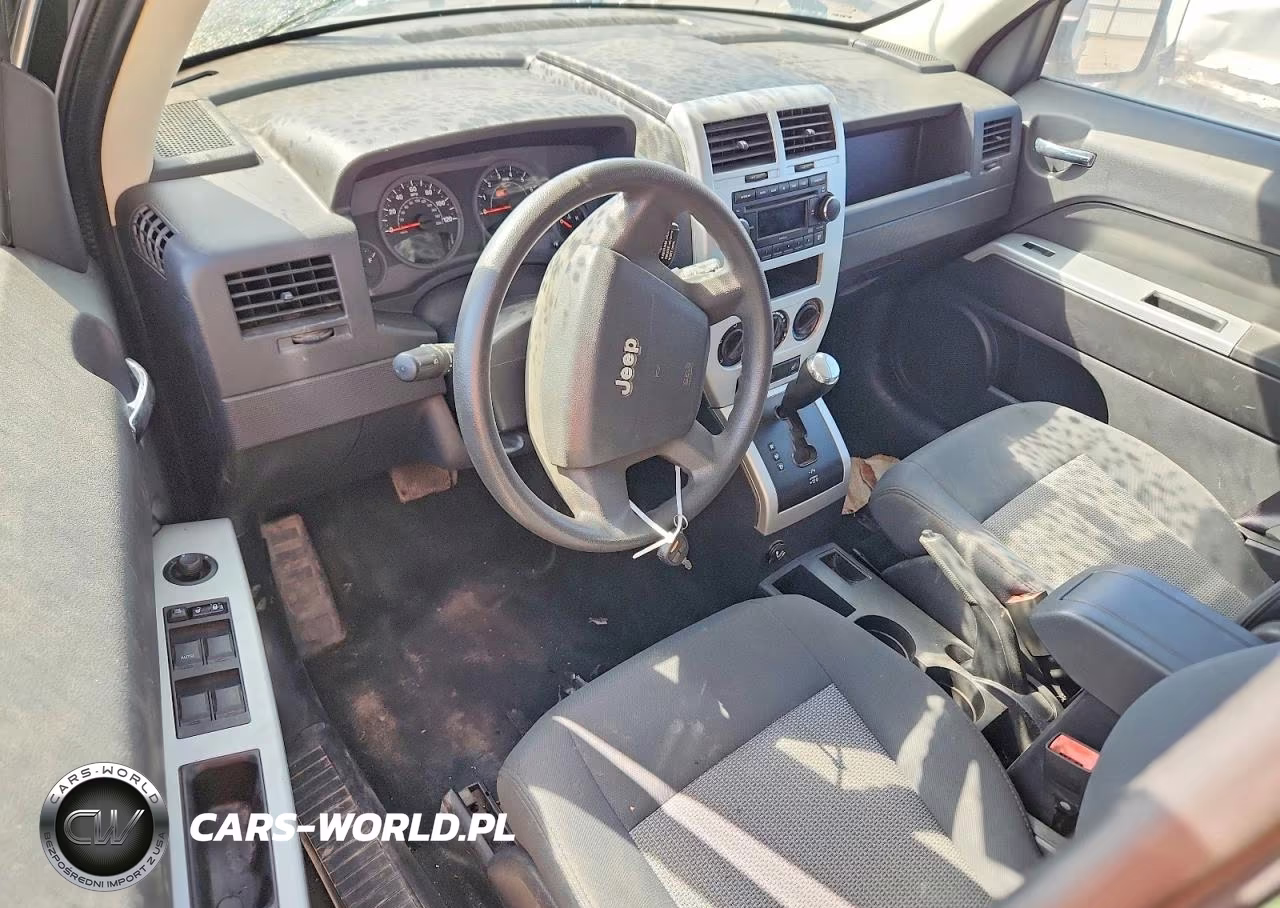 2008 Jeep Patriot Sport VIN:1J8FT28W48D732411 - 8