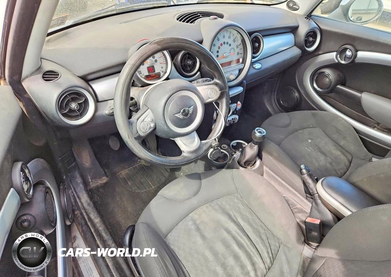 2010 Mini Cooper Clubman VIN:WMWML3C53ATX51981 - 8