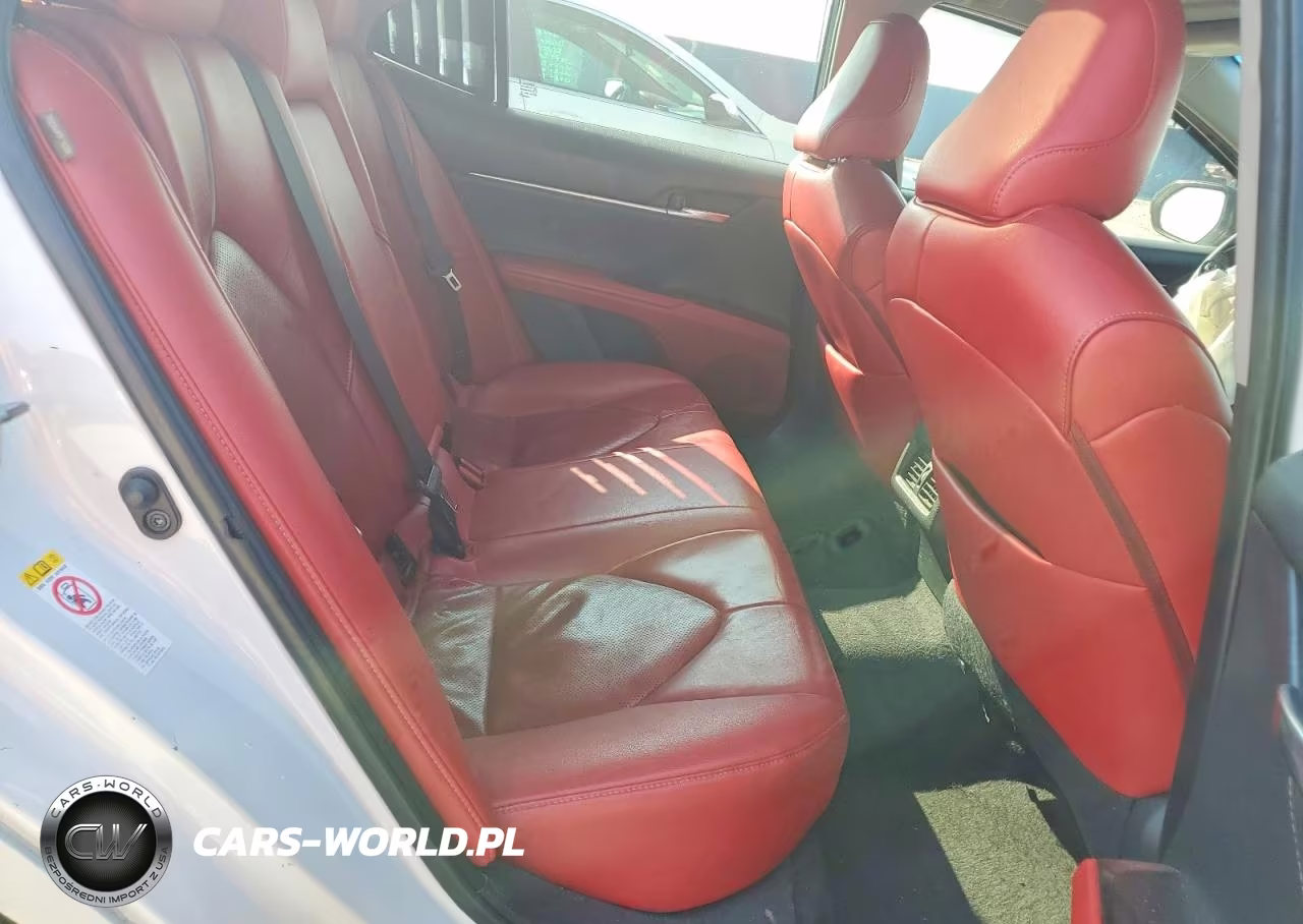 2018 Toyota Camry Xse VIN:4T1B61HK4JU105990 - 10