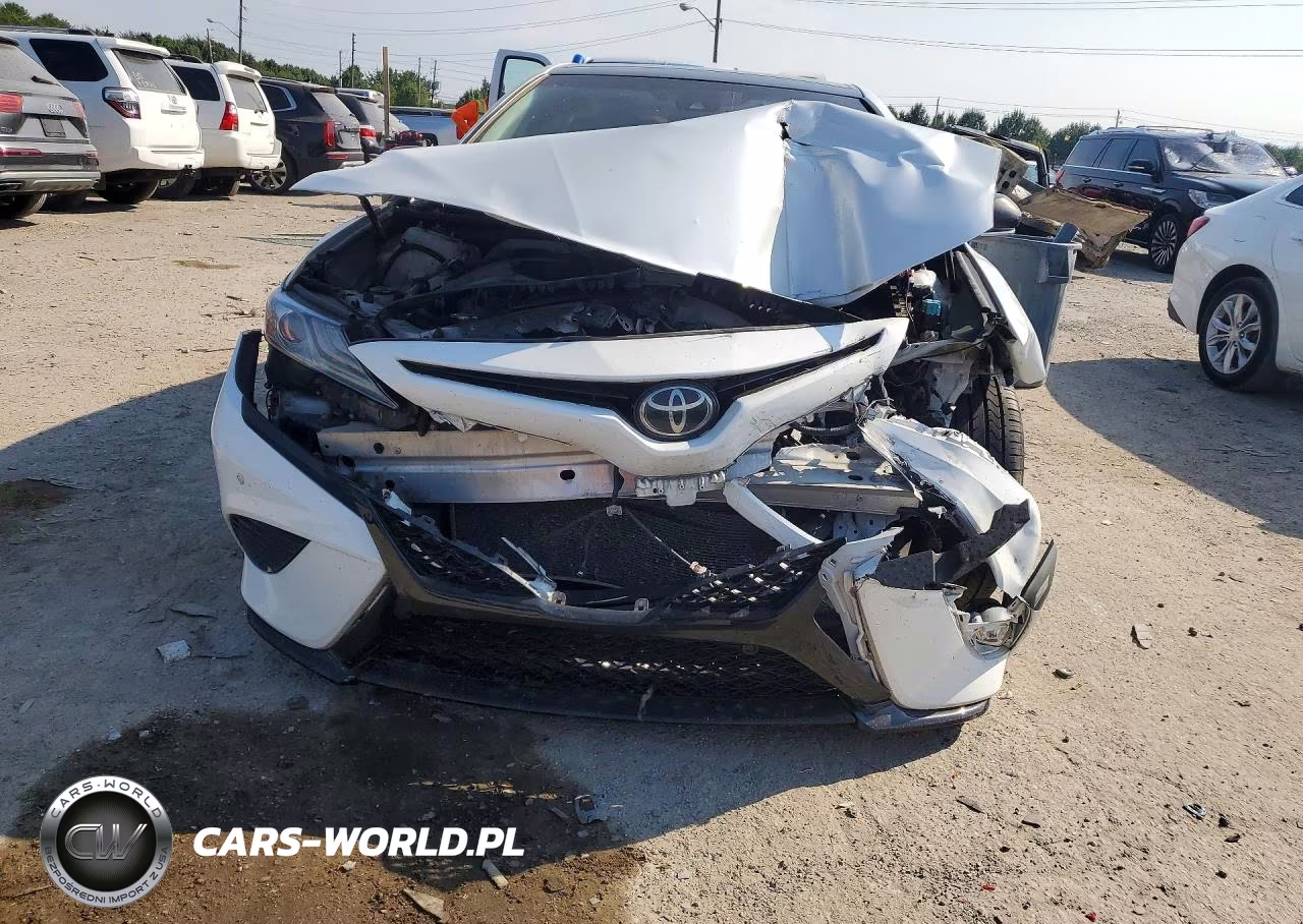 2018 Toyota Camry Xse VIN:4T1B61HK4JU105990 - 5