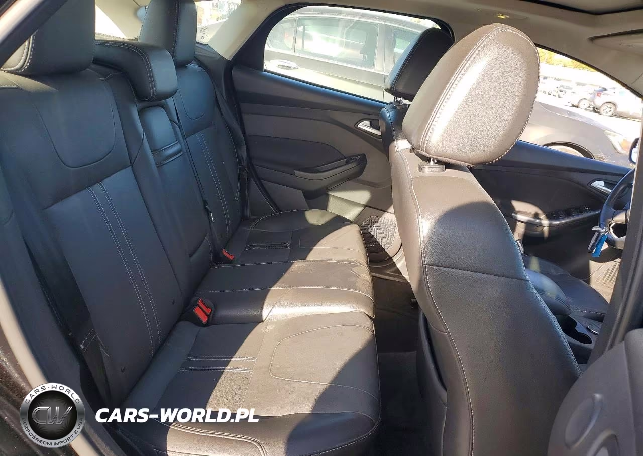 2013 Ford Focus Titanium VIN:1FADP3N28DL211286 - 10