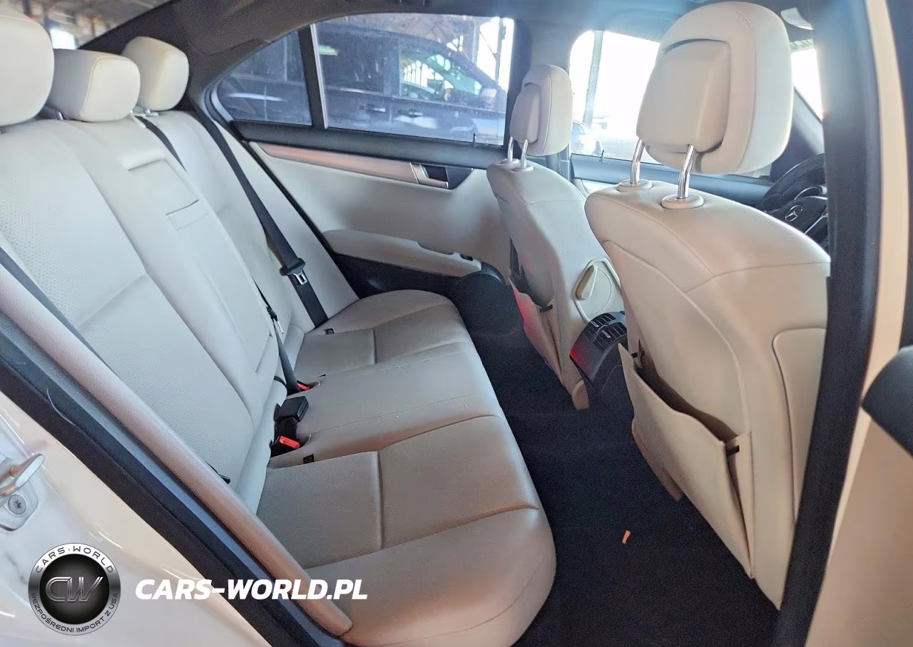 2014 Mercedes-Benz C 250 VIN:WDDGF4HBXER304276 - 10
