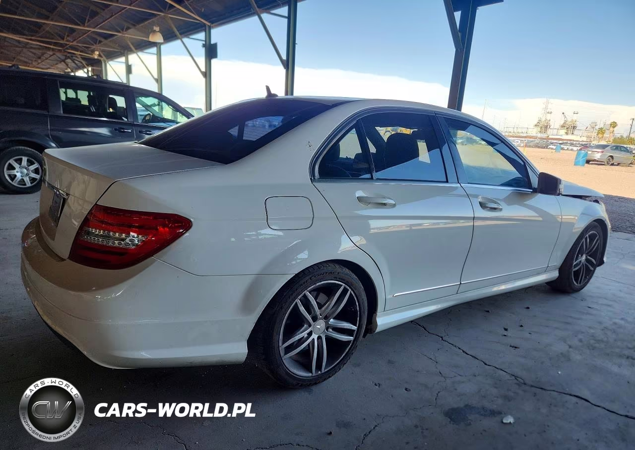 2014 Mercedes-Benz C 250 VIN:WDDGF4HBXER304276 - 3