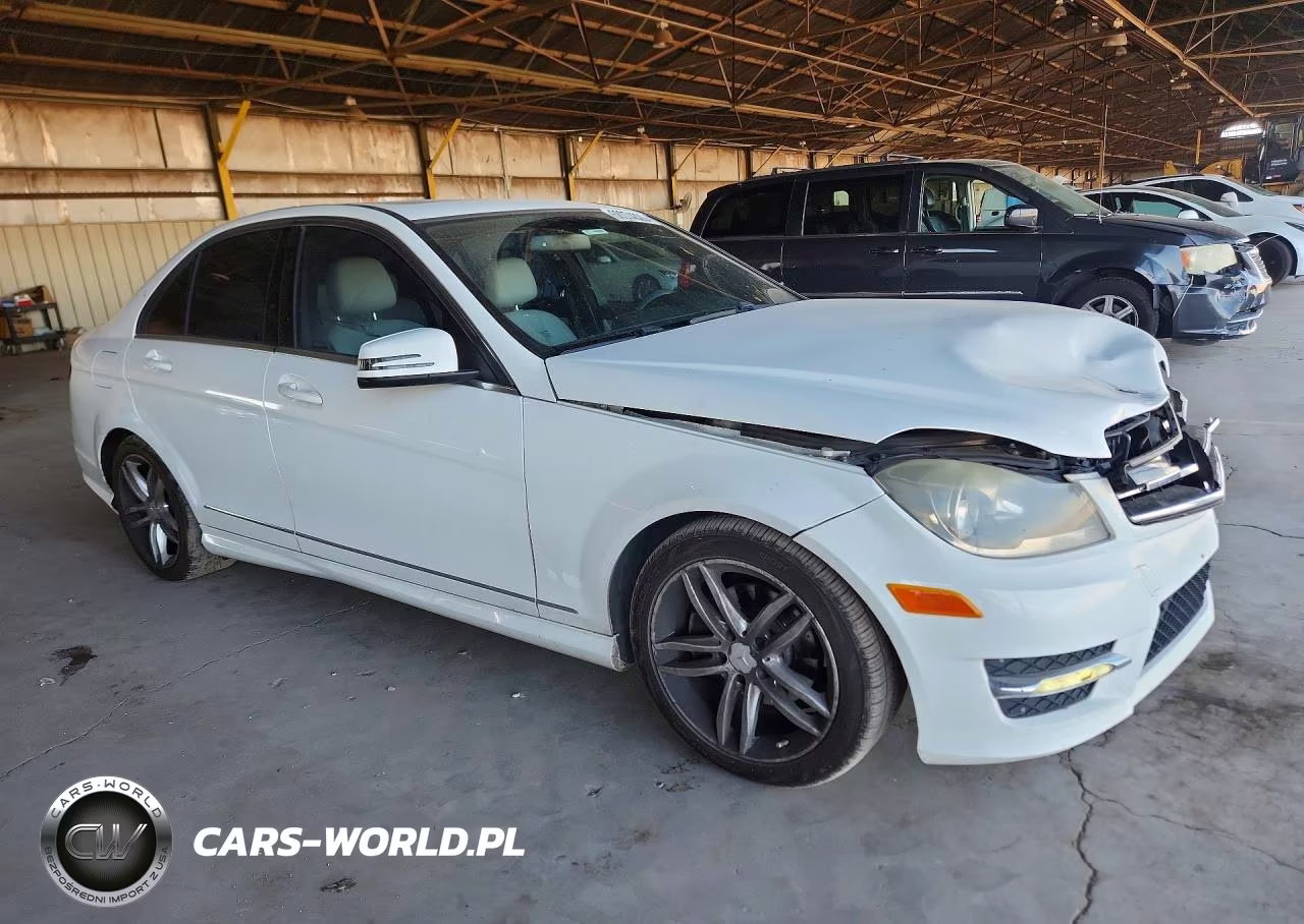 2014 Mercedes-Benz C 250 VIN:WDDGF4HBXER304276 - 4