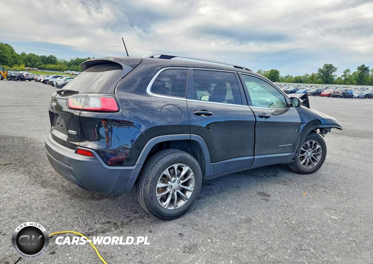 2019 Jeep Cherokee Latitude Plus VIN:1C4PJMLB6KD418218 - 3