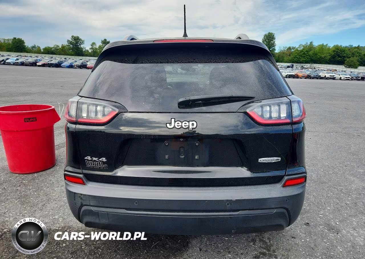 2019 Jeep Cherokee Latitude Plus VIN:1C4PJMLB6KD418218 - 6