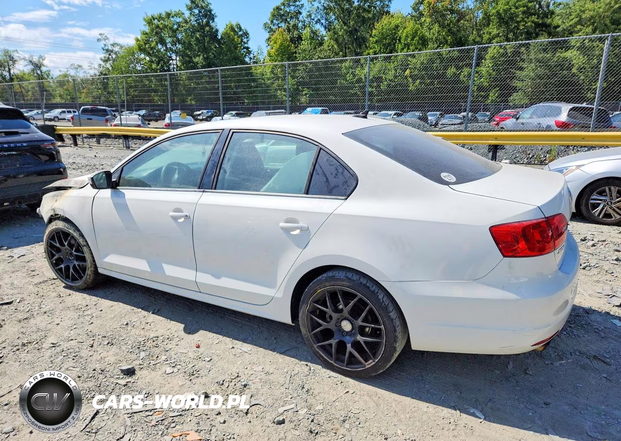 VOLKSWAGEN JETTA VIN:3VWDP7AJ5CM377161 - 2