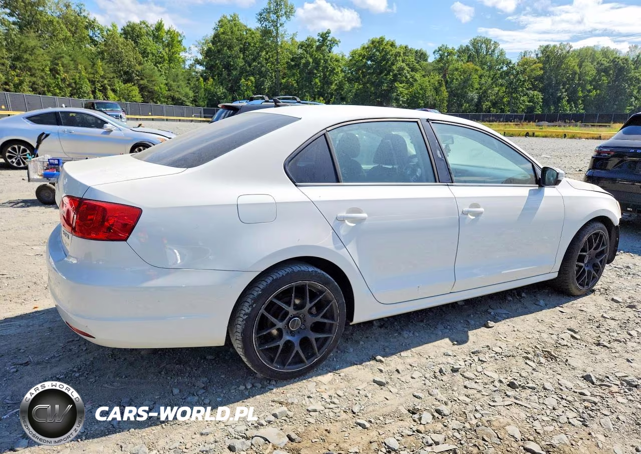 VOLKSWAGEN JETTA VIN:3VWDP7AJ5CM377161 - 3