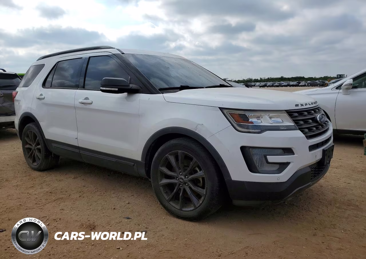 2017 Ford Explorer Xlt VIN:1FM5K7D83HGD39763 - 4