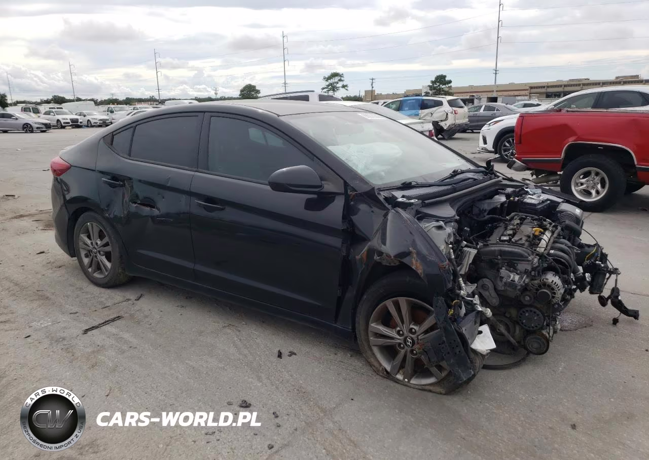 2018 Hyundai Elantra Sel VIN:5NPD84LF5JH281105 - 4