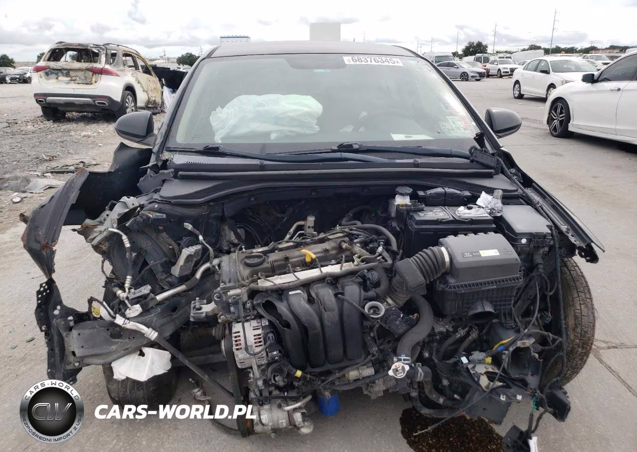 2018 Hyundai Elantra Sel VIN:5NPD84LF5JH281105 - 5