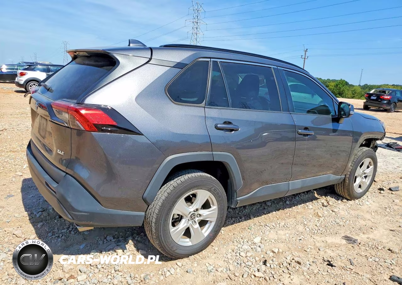 2021 Toyota Rav4 Xle VIN:2T3W1RFV0MC155102 - 3