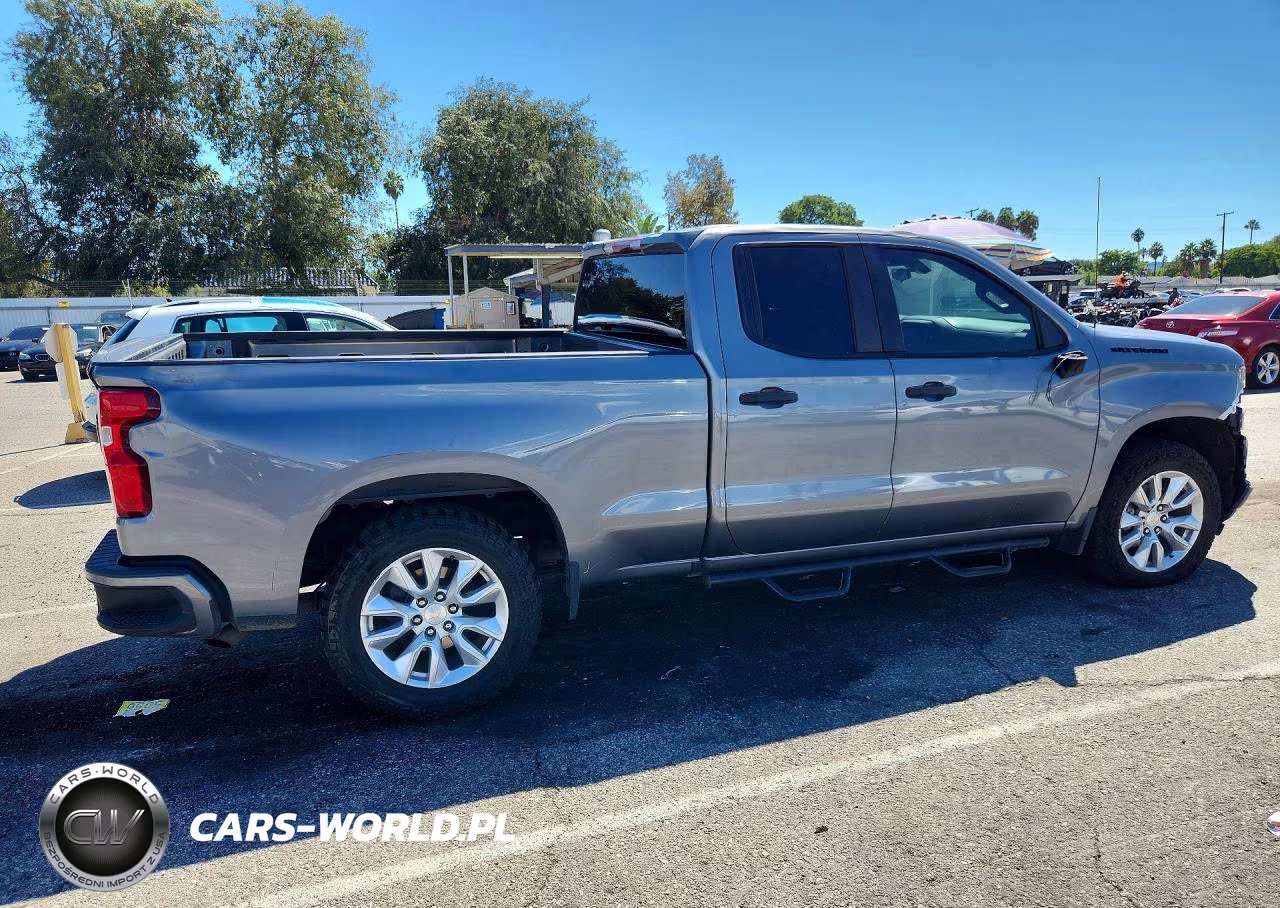 2022 Chevrolet Silverado Ltd C1500 Custom VIN:1GCRWBEK9NZ211034 - 3