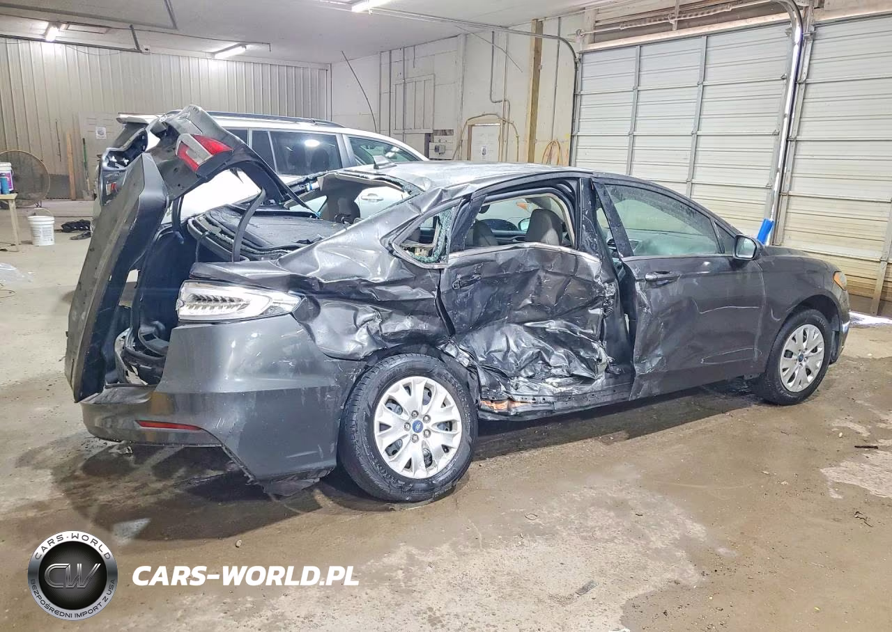 2020 Ford Fusion S VIN:3FA6P0G78LR122043 - 3
