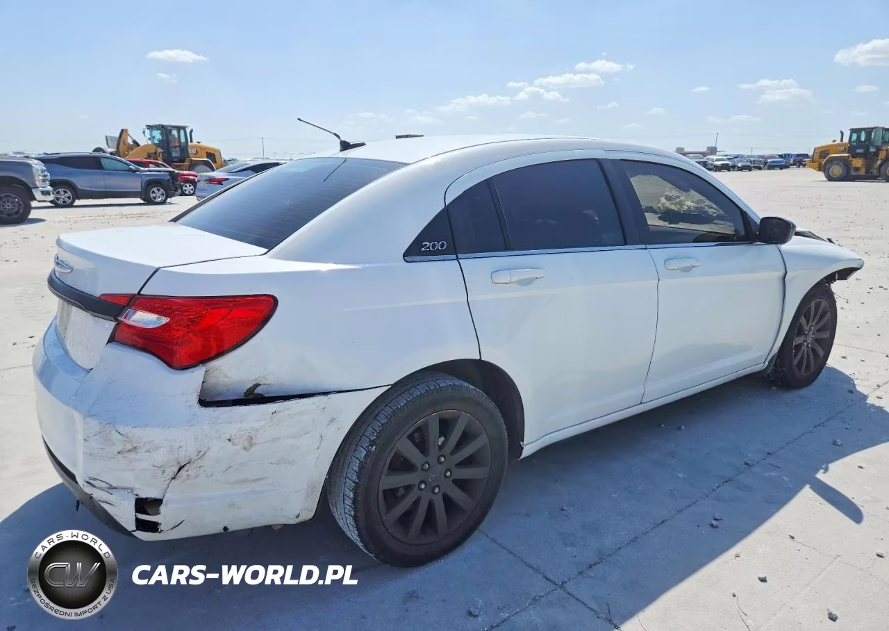 2013 Chrysler 200 Touring VIN:1C3CCBBB2DN672475 - 3