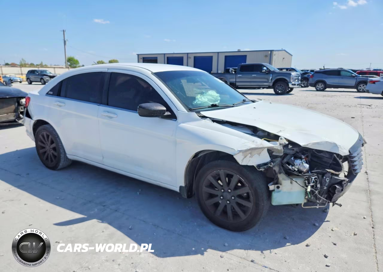 2013 Chrysler 200 Touring VIN:1C3CCBBB2DN672475 - 4