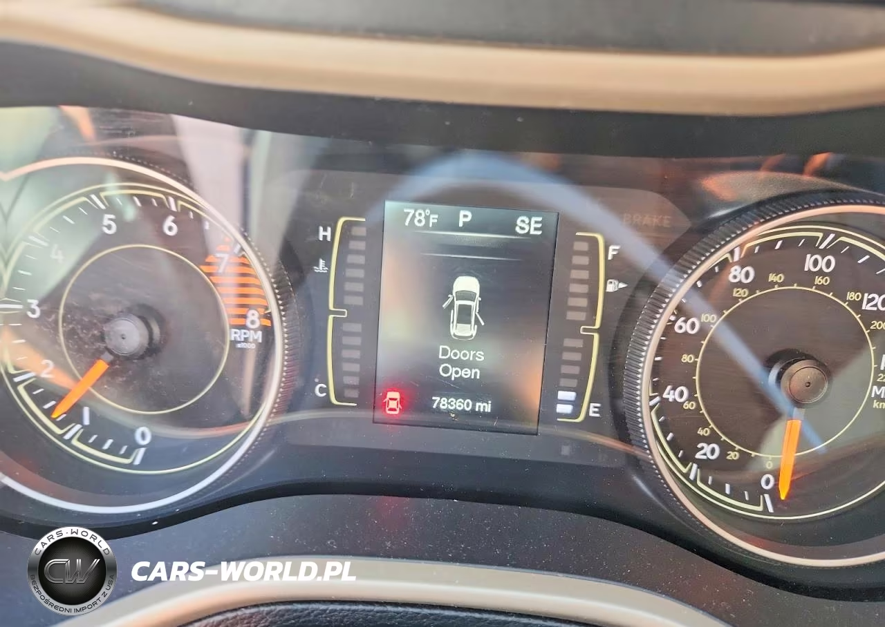 2018 Jeep Cherokee Latitude VIN:1C4PJMCX6JD513839 - 9