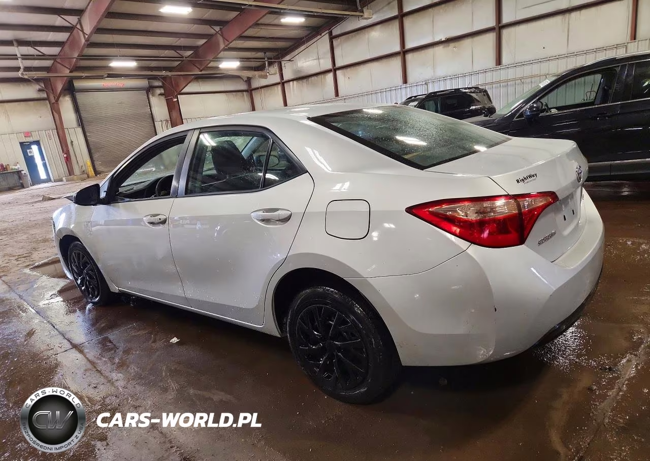 2018 Toyota Corolla Le VIN:2T1BURHE3JC123686 - 2