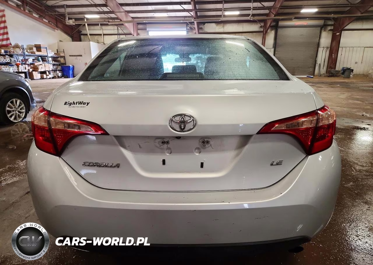 2018 Toyota Corolla Le VIN:2T1BURHE3JC123686 - 6