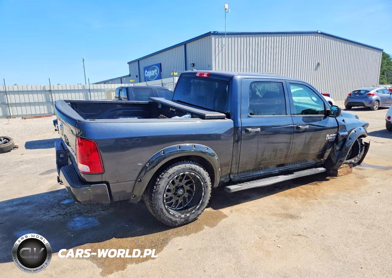 2019 Ram 1500 Classic Tradesman VIN:1C6RR7KT8KS546878 - 3