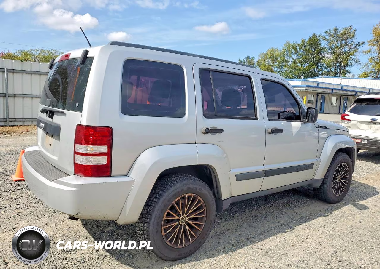 2010 Jeep Liberty Sport VIN:1J4PN2GK7AW153888 - 3