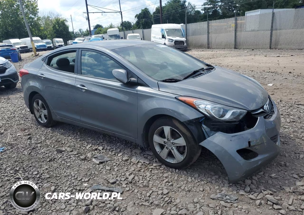 2013 Hyundai Elantra Gls VIN:5NPDH4AE5DH376441 - 4