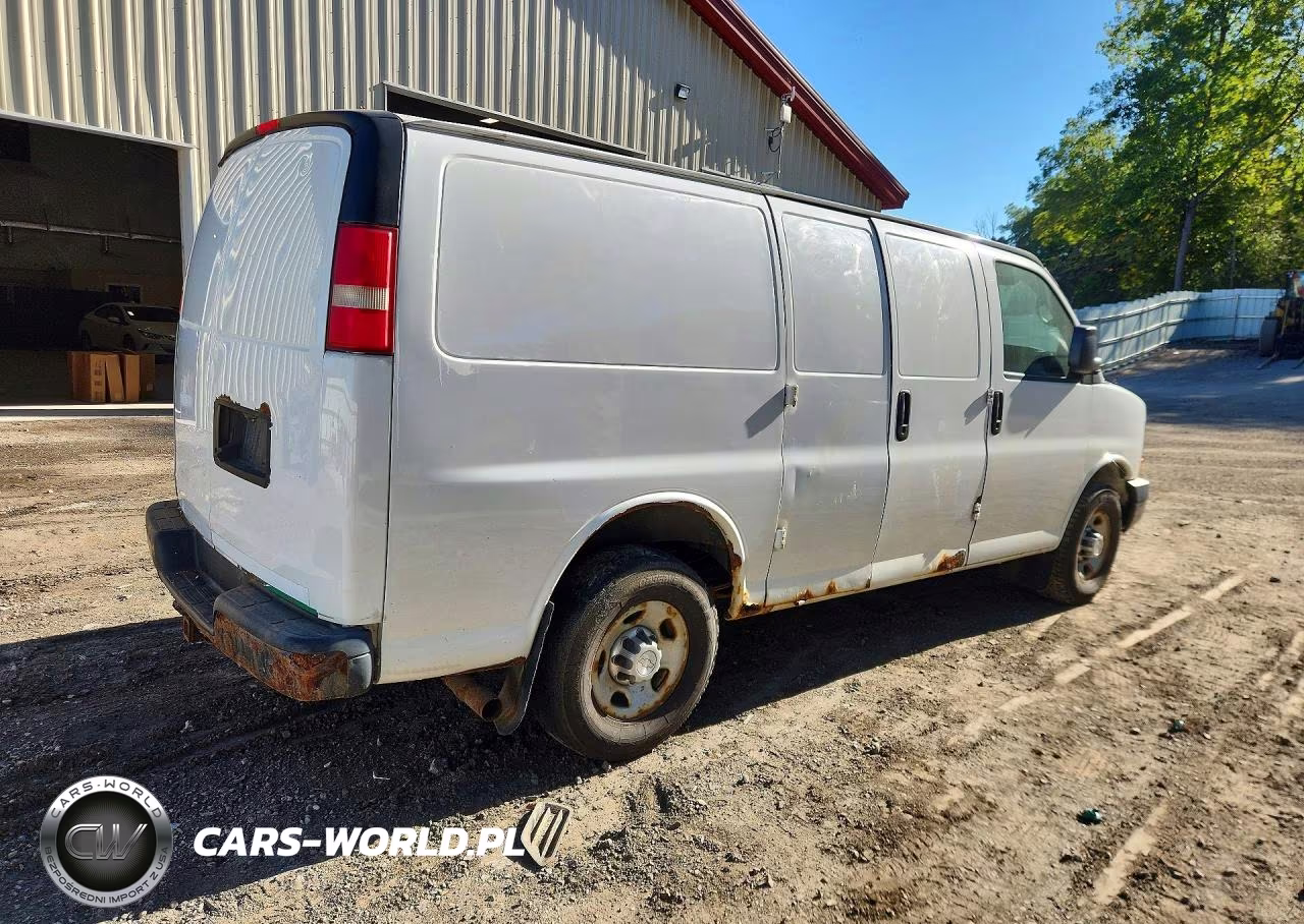 2015 Chevrolet Express G2500 Delivery Van VIN:1GCWGFCF5F1167997 - 3