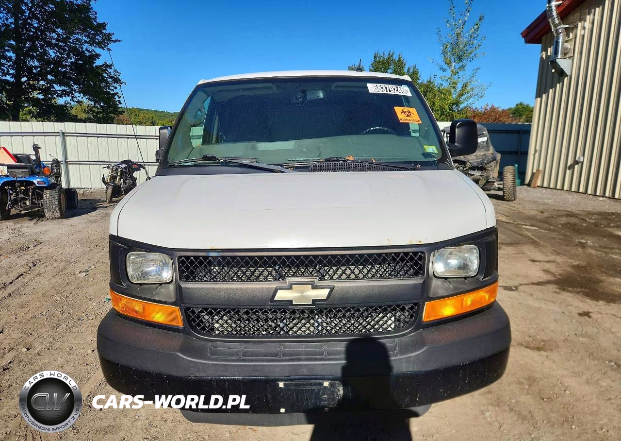 2015 Chevrolet Express G2500 Delivery Van VIN:1GCWGFCF5F1167997 - 5
