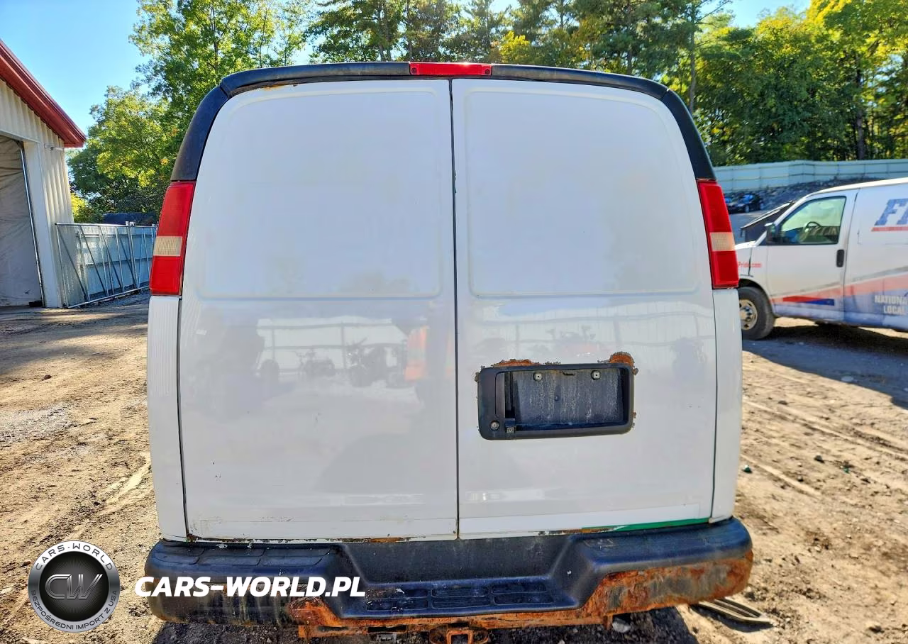 2015 Chevrolet Express G2500 Delivery Van VIN:1GCWGFCF5F1167997 - 6