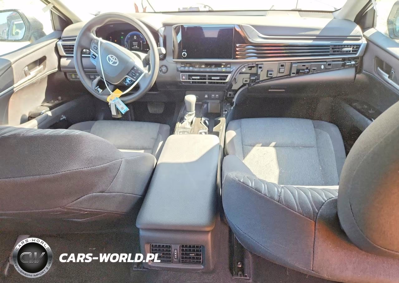 2026 Toyota Camry Le VIN:4T1DAACK4TU741469 - 8
