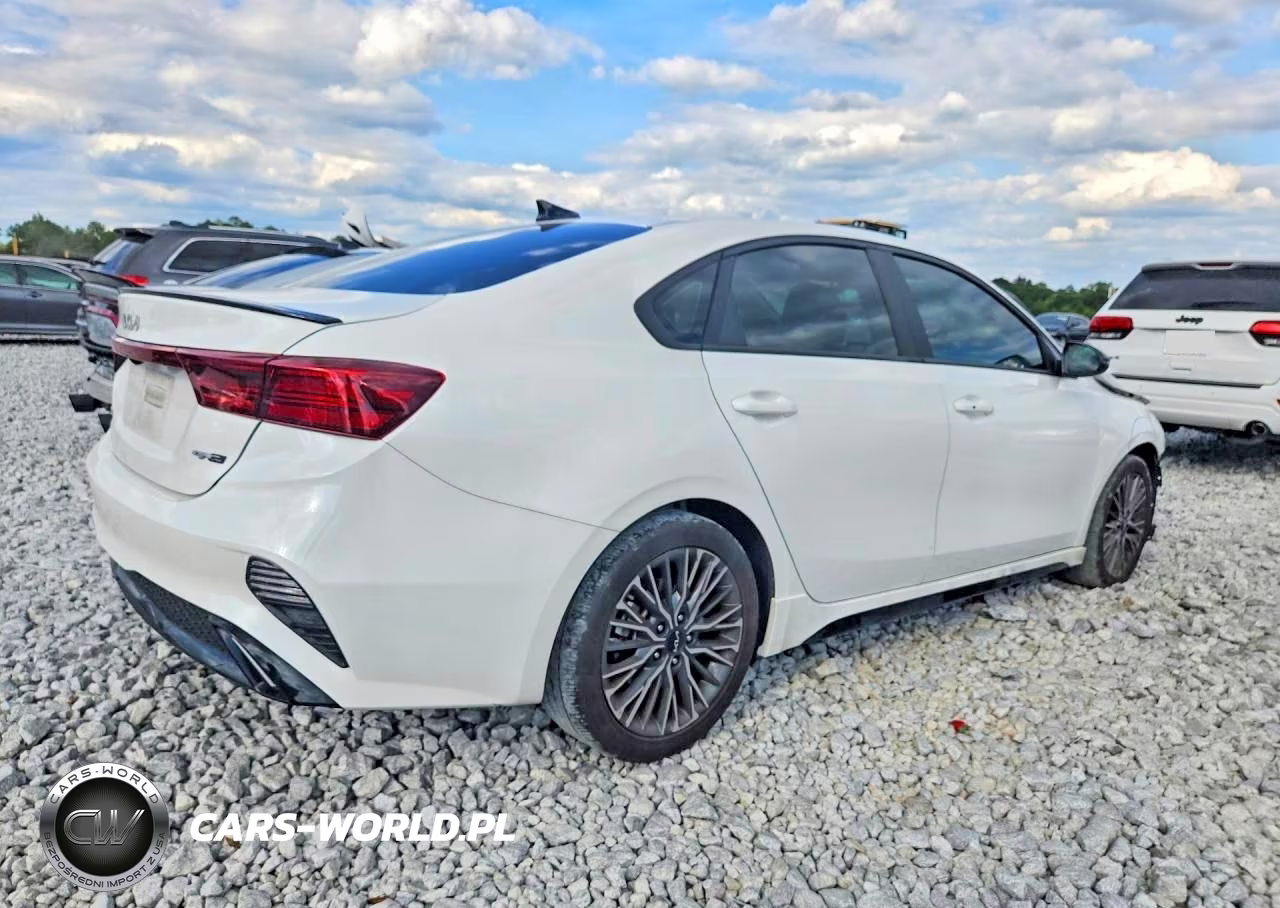 2023 Kia Forte Gt Line VIN:3KPF54AD0PE645270 - 3