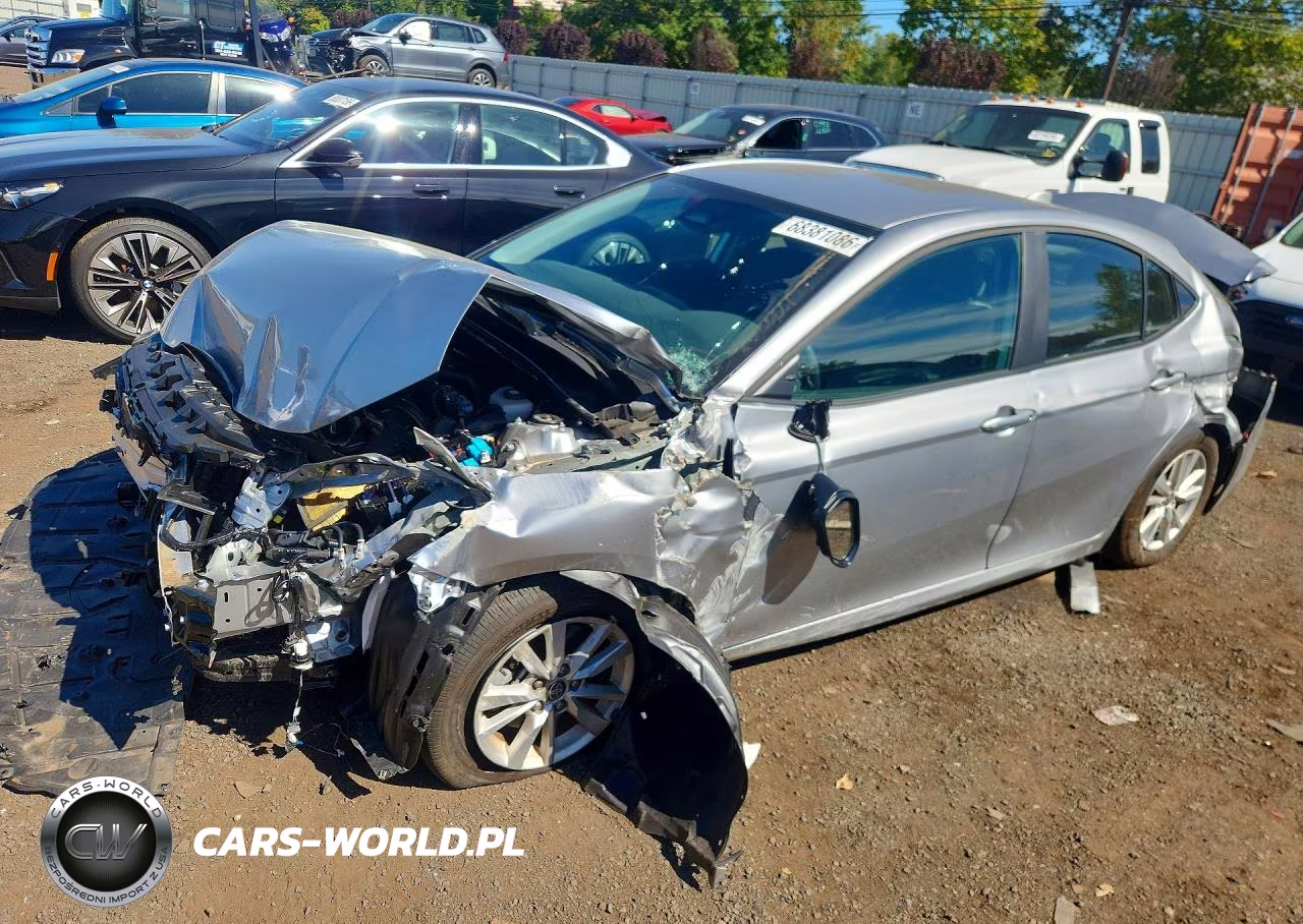 2025 Toyota Camry Le – zdjęcie 1 z 12