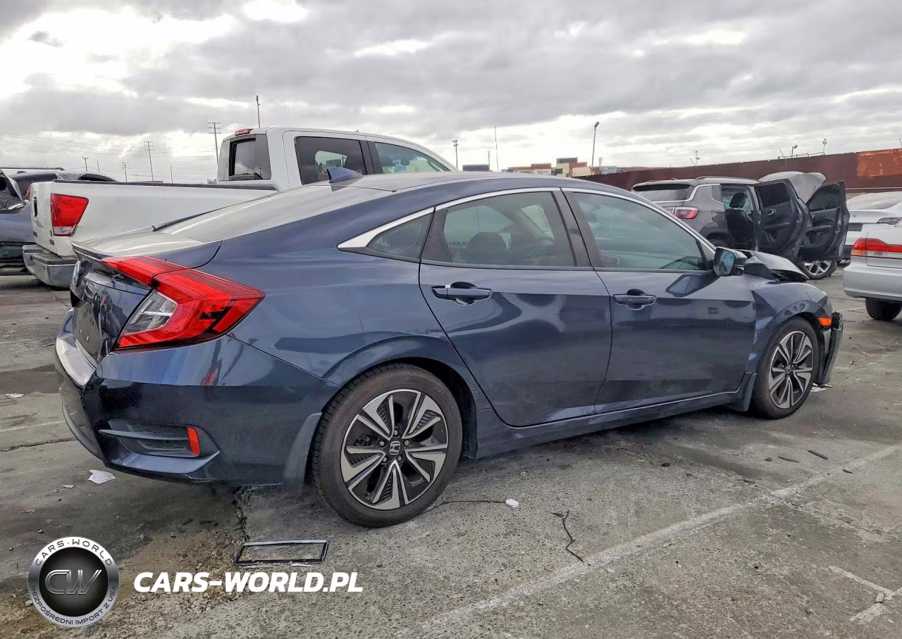 2018 Honda Civic Ex VIN:2HGFC1F38JH640643 - 3