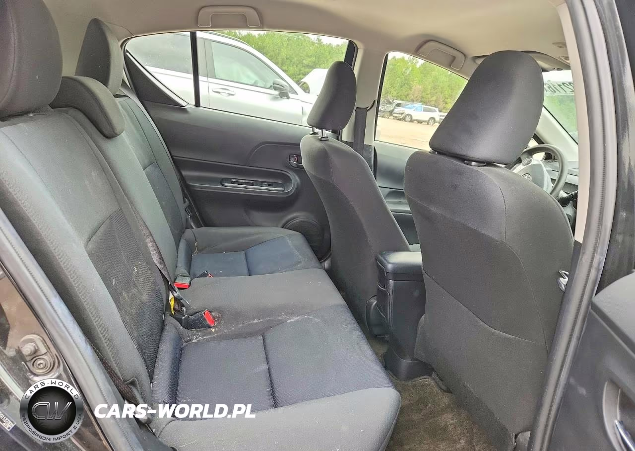 2016 Toyota Prius C Two VIN:JTDKDTB35G1137302 - 10