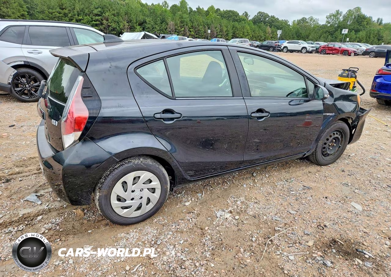 2016 Toyota Prius C Two VIN:JTDKDTB35G1137302 - 3
