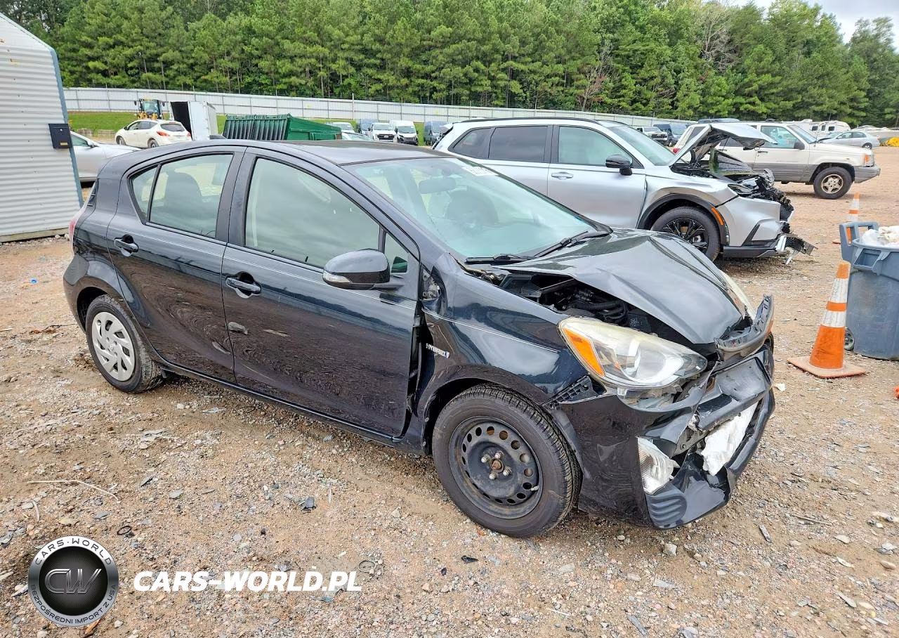 2016 Toyota Prius C Two VIN:JTDKDTB35G1137302 - 4