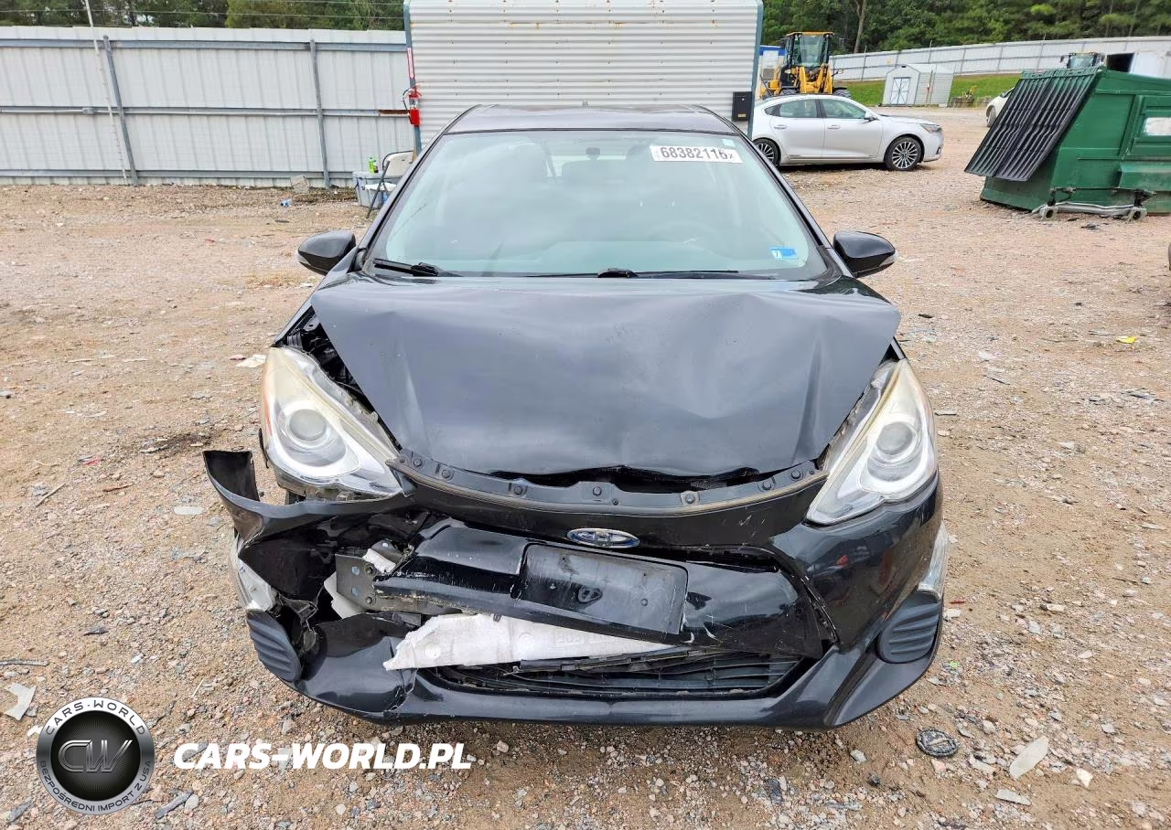 2016 Toyota Prius C Two VIN:JTDKDTB35G1137302 - 5