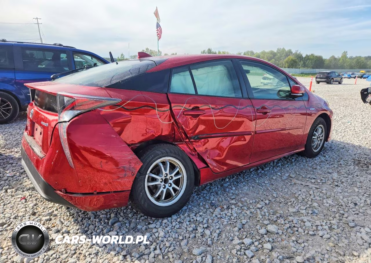 2018 Toyota Prius Three VIN:JTDKARFU8J3061911 - 3