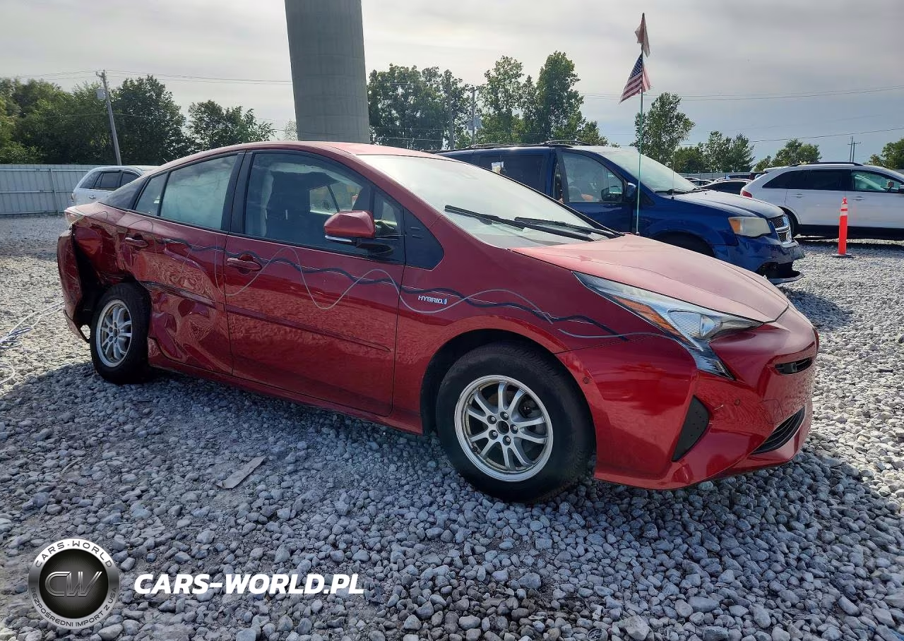 2018 Toyota Prius Three VIN:JTDKARFU8J3061911 - 4