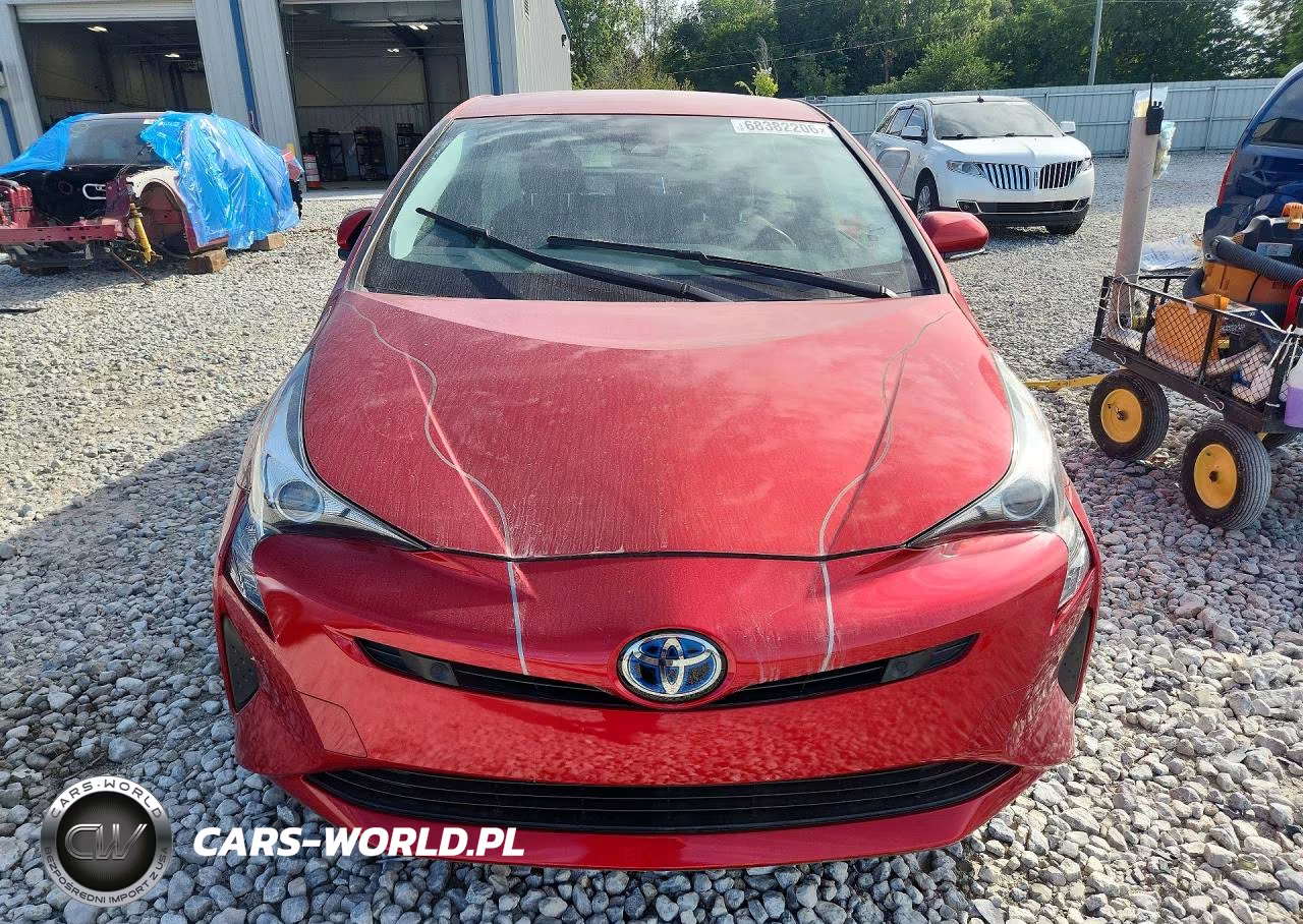 2018 Toyota Prius Three VIN:JTDKARFU8J3061911 - 5