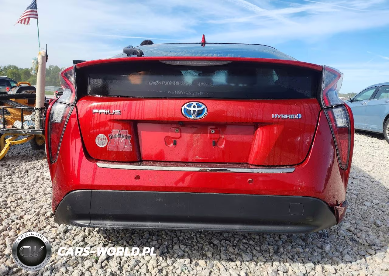 2018 Toyota Prius Three VIN:JTDKARFU8J3061911 - 6