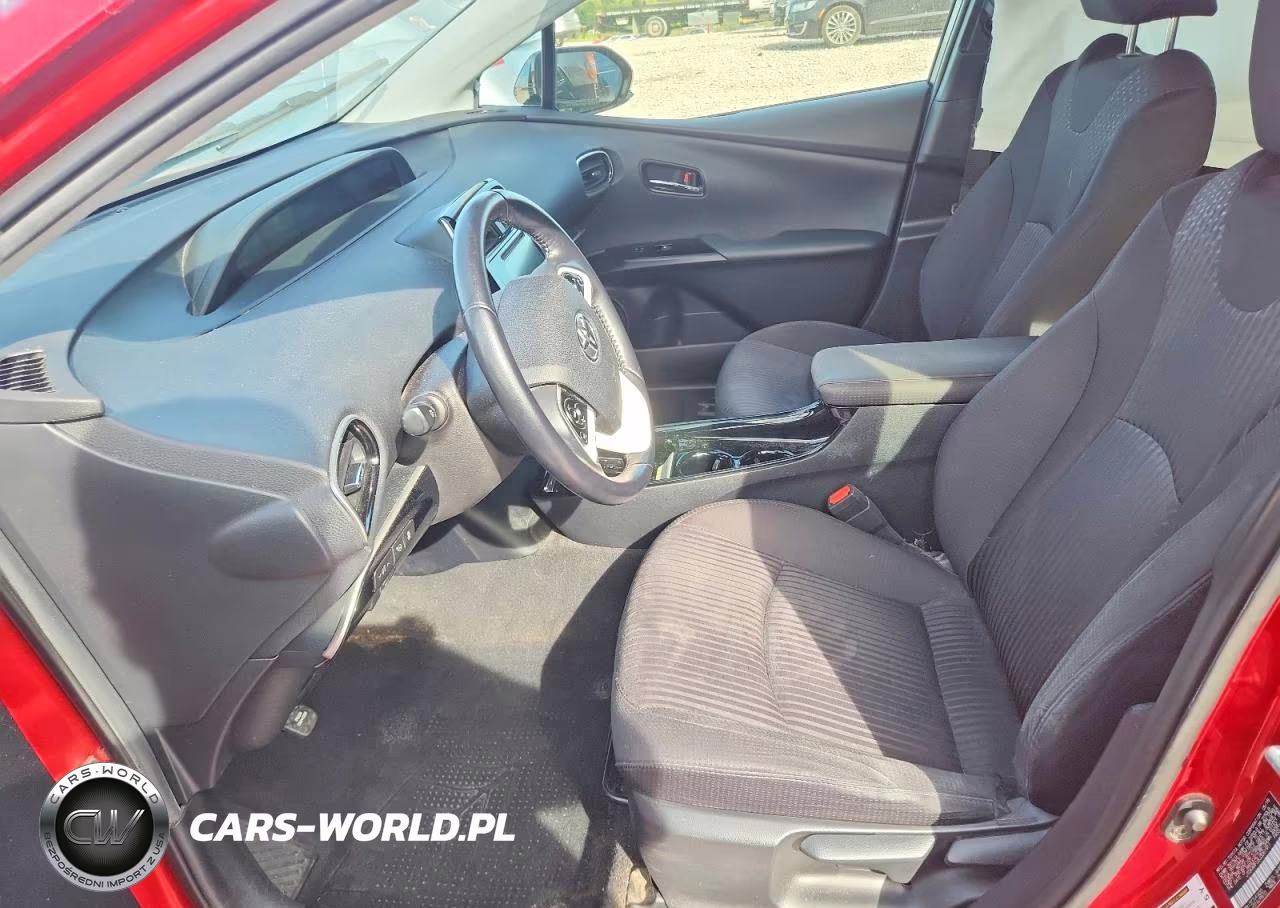 2018 Toyota Prius Three VIN:JTDKARFU8J3061911 - 7
