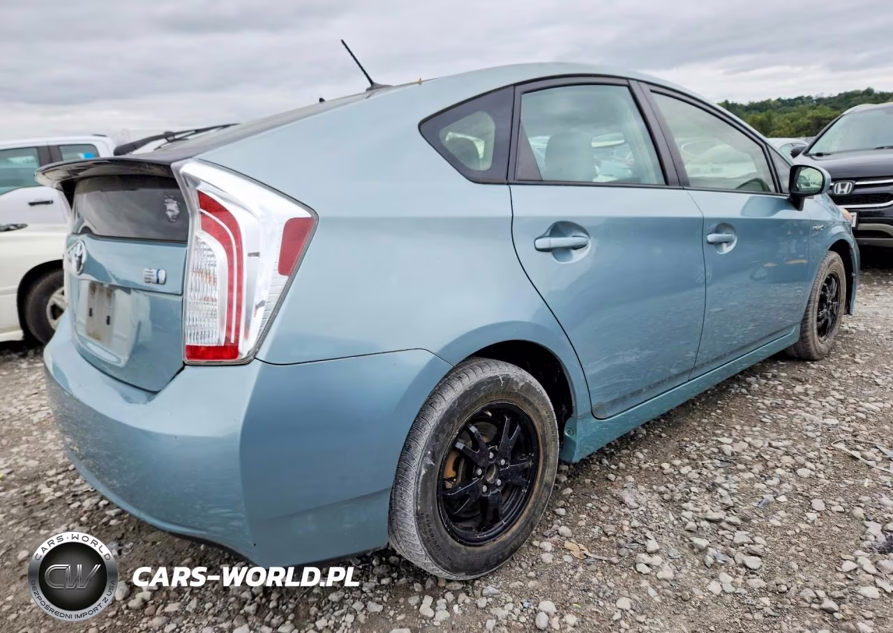 2014 Toyota Prius Four VIN:JTDKN3DU3E1861764 - 3