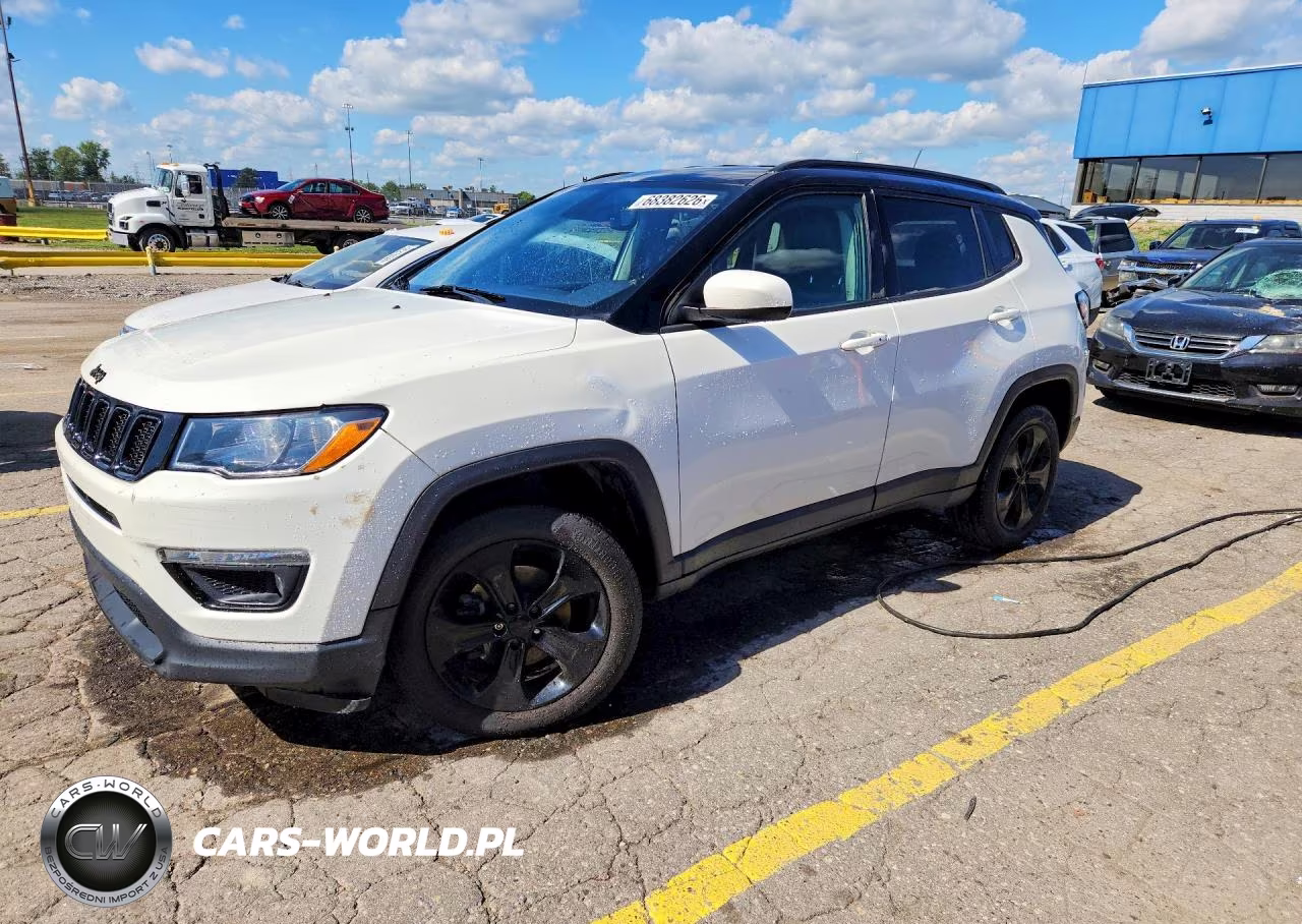 2018 Jeep Compass Latitude – zdjęcie 1 z 13