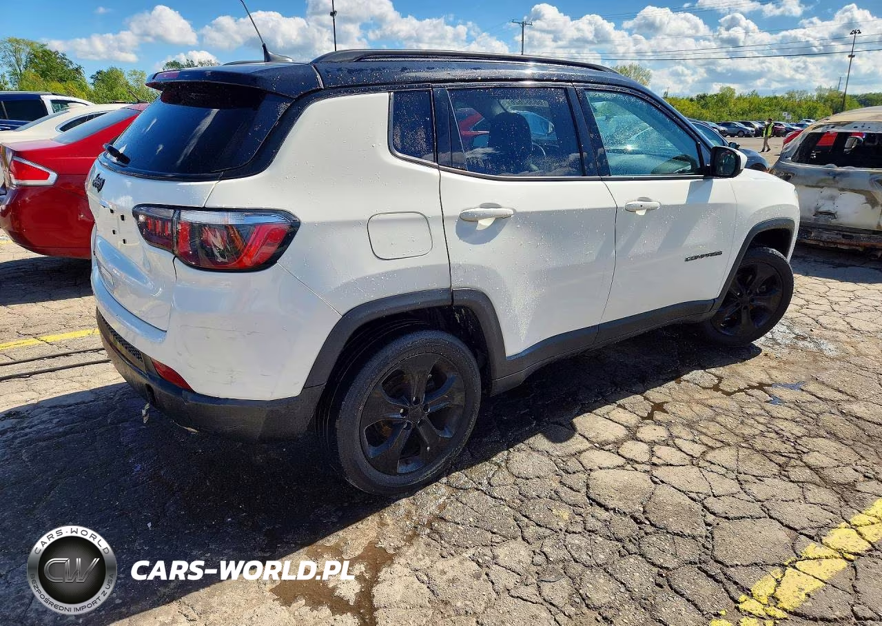 2018 Jeep Compass Latitude VIN:3C4NJDBB8JT453490 - 3